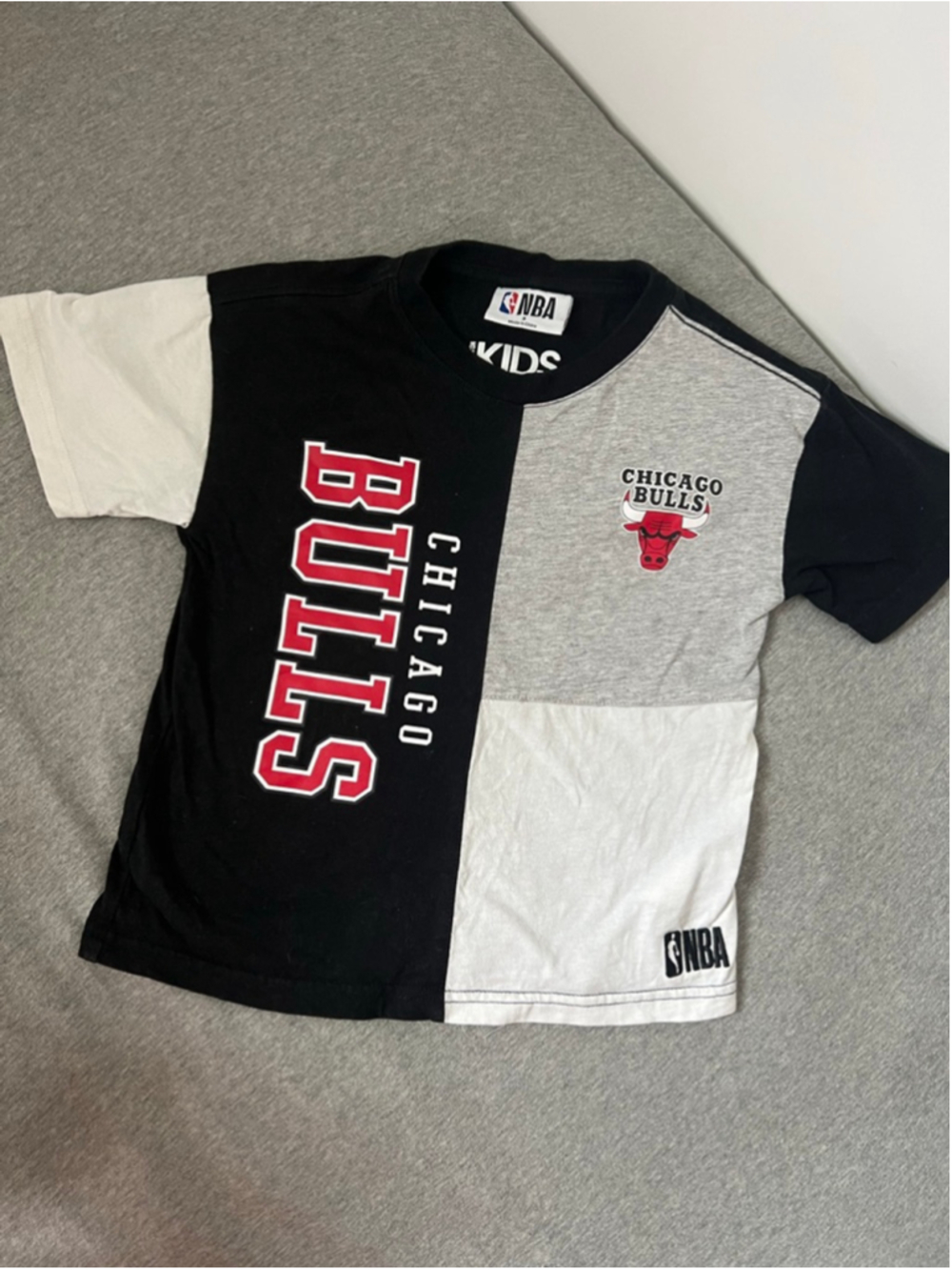 Boys NBA Chicago Bulls Colorblock Tee Black Gray White Short Sleeve Cotton 3T